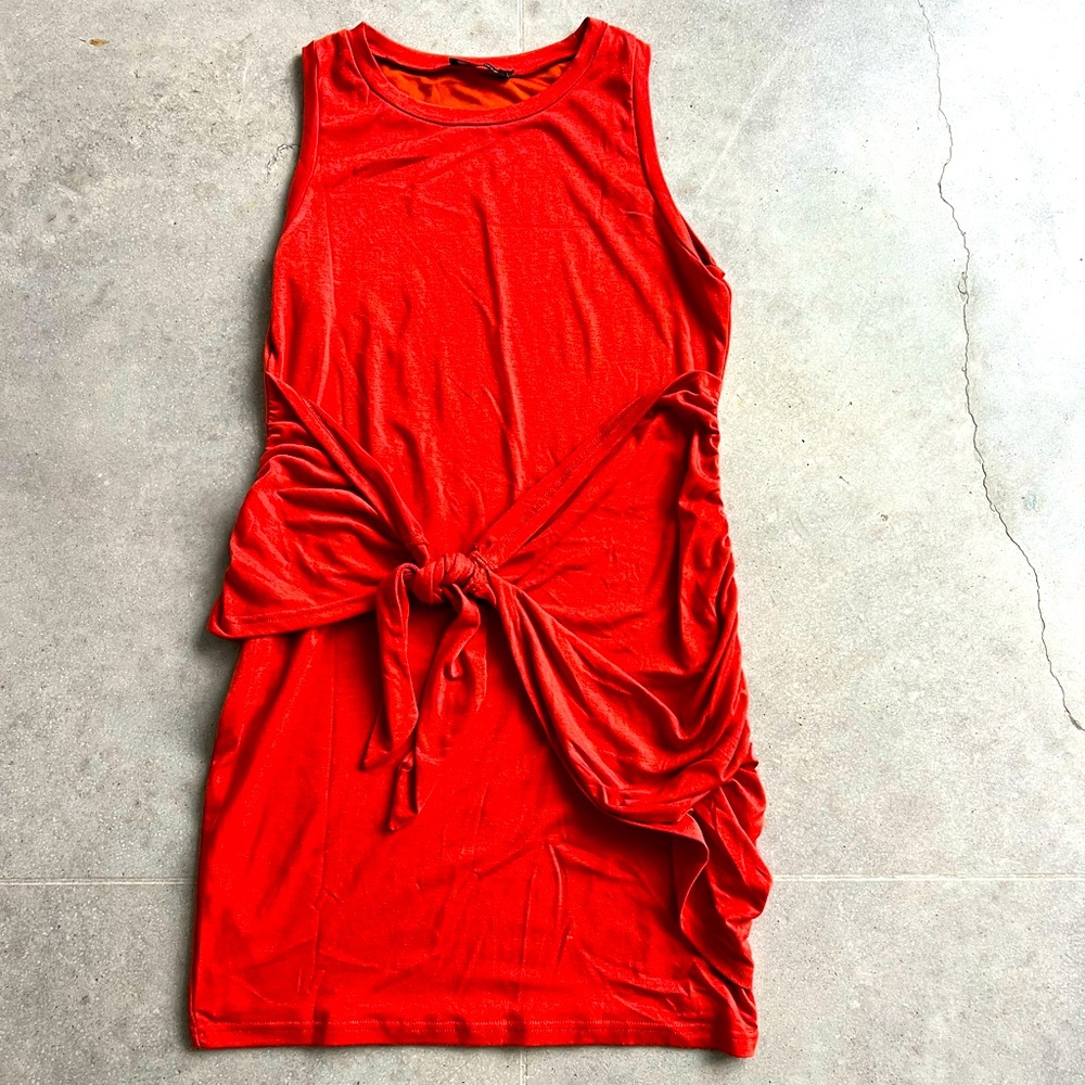 Figure flattering sleeveless wrap dress in orange-red. Knee length dress small